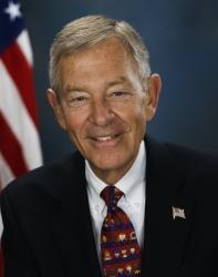 US Senator George Voinovich, official photo.